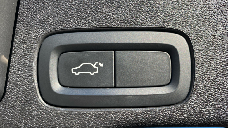 Volvo Xc60 2.0 B4D Momentum 5dr Geartronic Diesel Estate